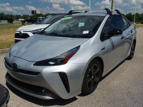 Used 2022 Toyota Prius FWD image 1
