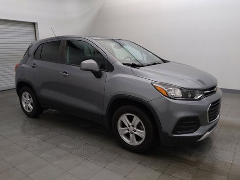 Used 2020 Chevrolet Trax LS w/ Tint and Cruise Package FWD image 11