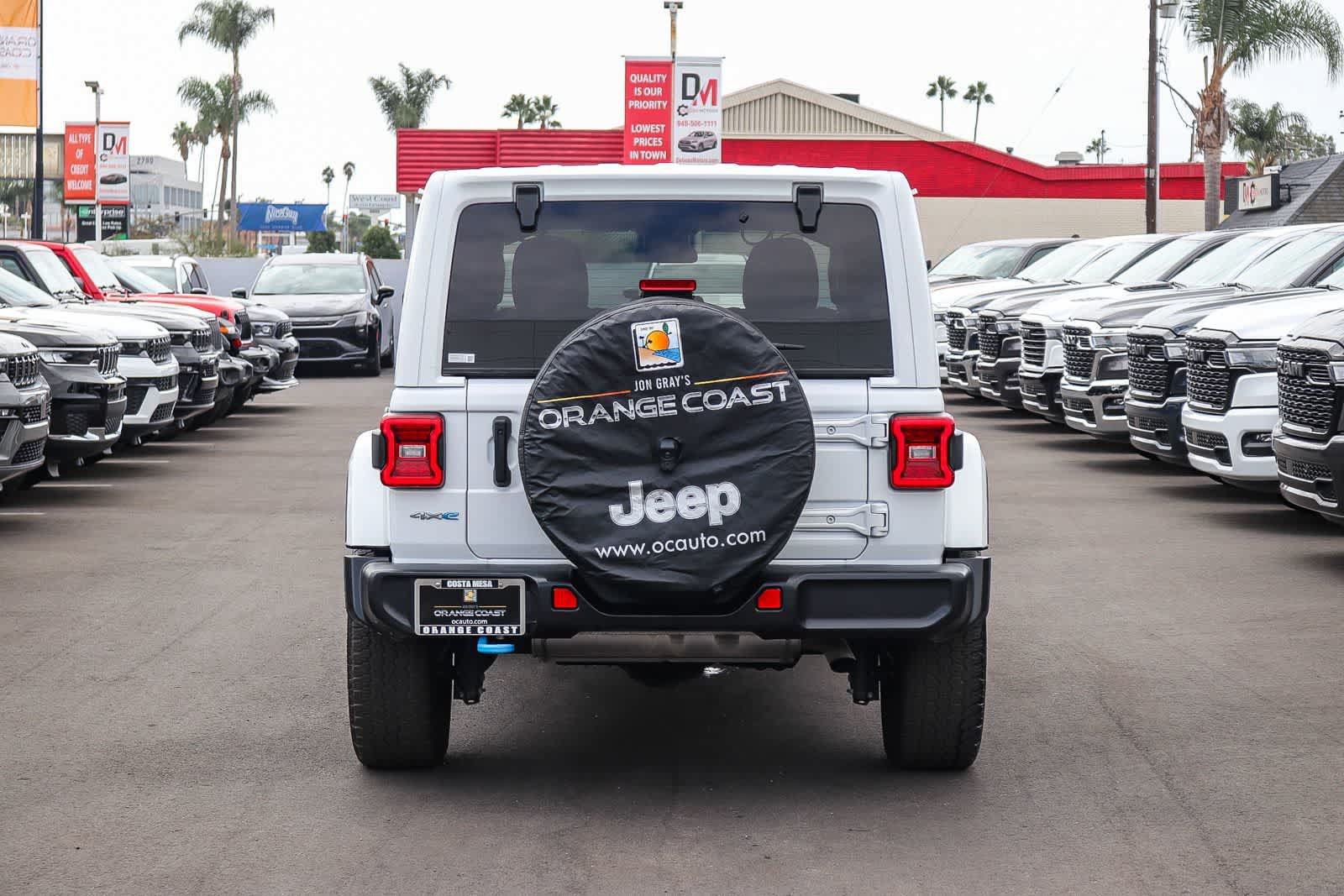 Used 2024 Jeep Wrangler Unlimited Sahara AWD/4WD image 5