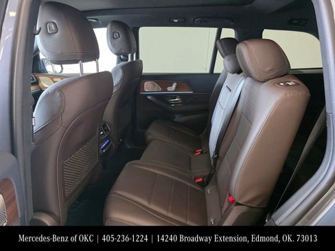 Used 2022 Mercedes-Benz GLS 450 4MATIC image 20