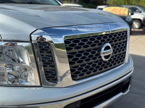 Used 2018 Nissan Titan SV w/ SV Convenience Package image 40
