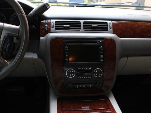 Used 2010 Chevrolet Tahoe LTZ AWD/4WD image 13