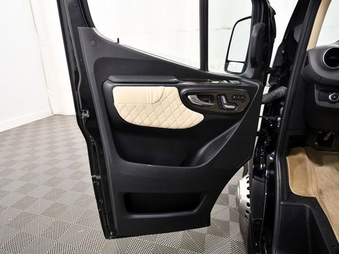 Used 2021 Mercedes-Benz Sprinter 3500 image 15
