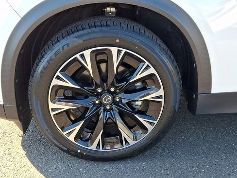 Certified 2024 MAZDA CX-90 Plug-In Hybrid w/ Premium Plus AWD/4WD image 10