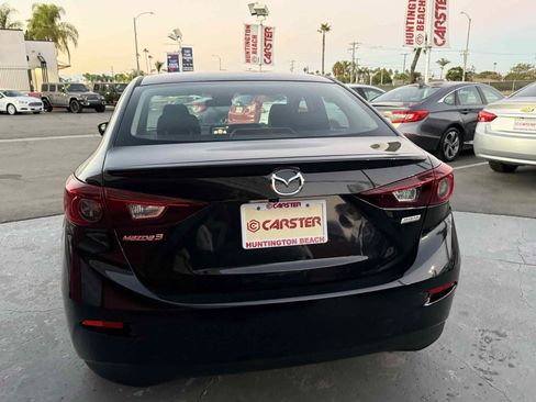 Used 2018 MAZDA MAZDA3 Touring FWD image 5