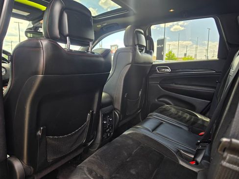 Used 2018 Jeep Grand Cherokee Trailhawk AWD/4WD image 13