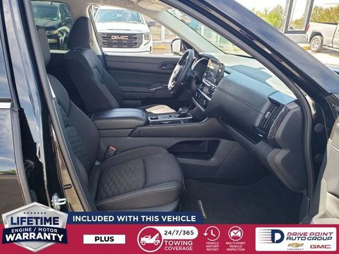 Used 2024 Nissan Pathfinder SV image 21