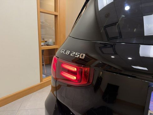 Certified 2025 Mercedes-Benz GLB 250 image 25