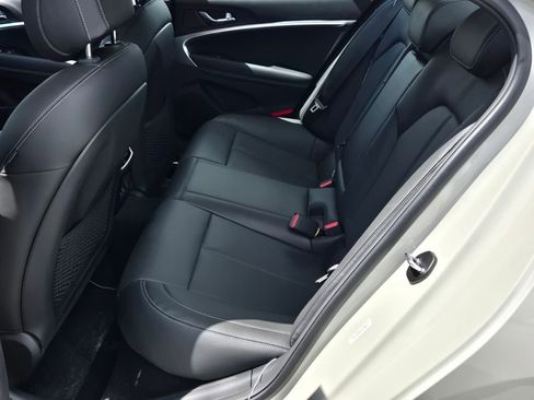 New 2026 Genesis G70 2.5T image 6