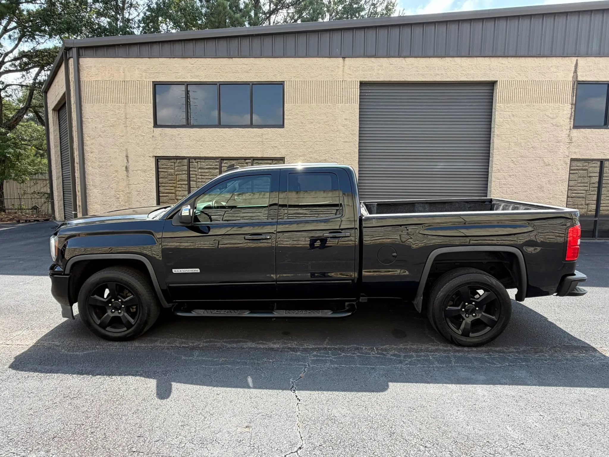 Used 2019 GMC Sierra 1500 Limited w/ Elevation Edition RWD image 3