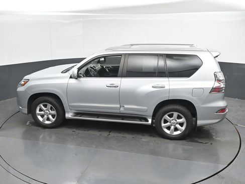 Used 2017 Lexus GX 460 w/ Navigation Package AWD/4WD image 28