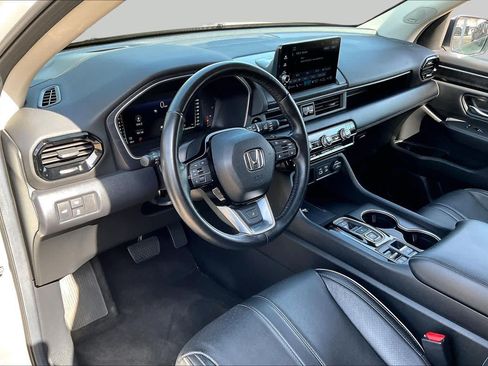 Used 2025 Honda Pilot Elite image 17