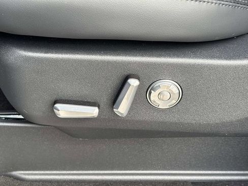 New 2026 Lincoln Navigator L Reserve AWD/4WD image 24