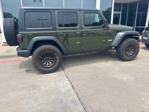 Used 2021 Jeep Wrangler Unlimited Sport AWD/4WD image 4