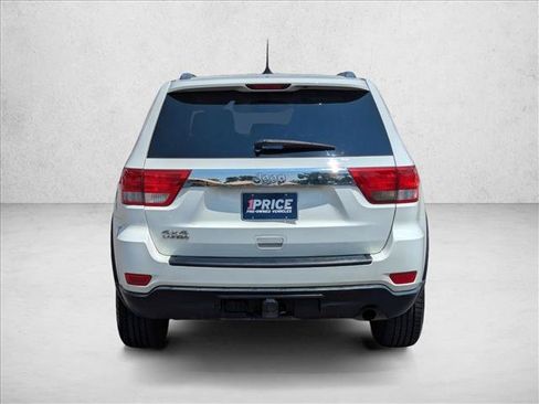Used 2012 Jeep Grand Cherokee Laredo w/ Laredo E Group AWD/4WD image 7