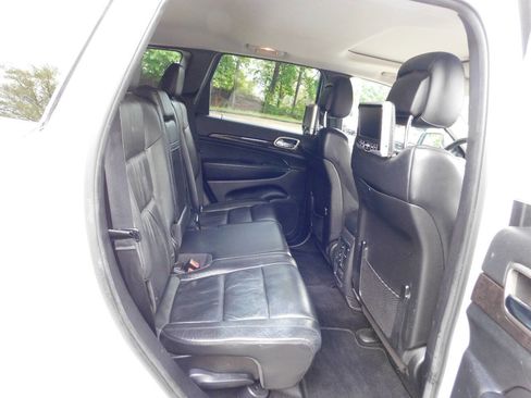 Used 2013 Jeep Grand Cherokee Laredo AWD/4WD image 31