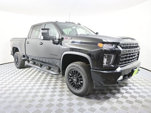 Used 2021 Chevrolet Silverado 2500 LT w/ Midnight Edition AWD/4WD image 10