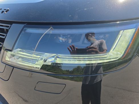 Used 2025 Land Rover Range Rover Long Wheelbase SE image 34