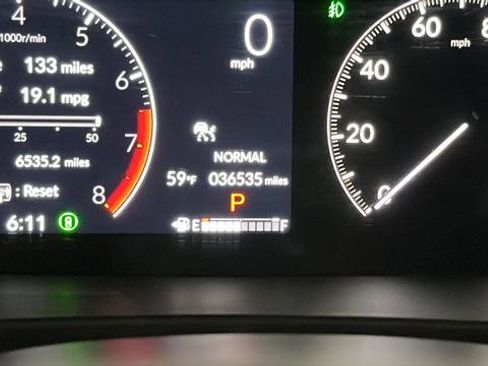 Used 2023 Honda Pilot Sport image 10