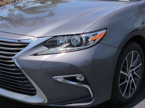 Used 2017 Lexus ES 350 w/ Navigation System Package FWD image 6
