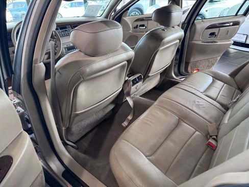 Used 2002 Lincoln Town Car Executive image 20