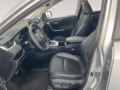 Used 2024 Toyota RAV4 Limited image 9