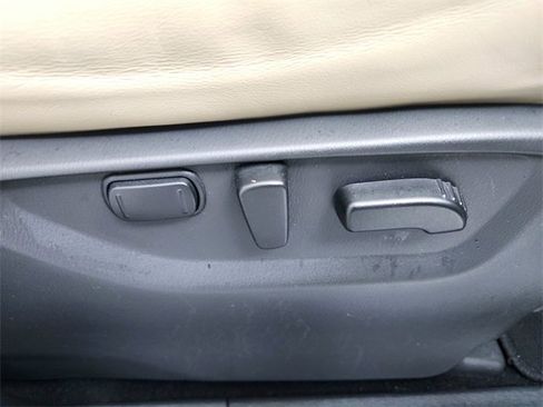 Used 2024 Nissan Armada Platinum w/ Captain's Chairs Package image 50