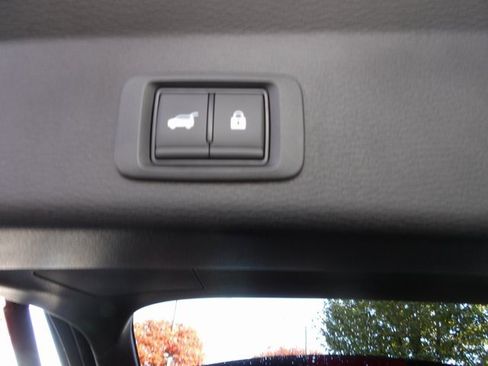 New 2025 Mitsubishi Outlander SE image 11