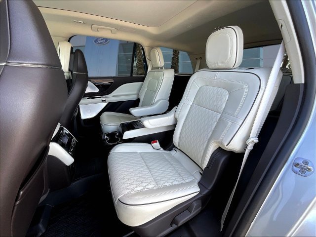 Used 2023 Lincoln Aviator Black Label AWD/4WD image 24