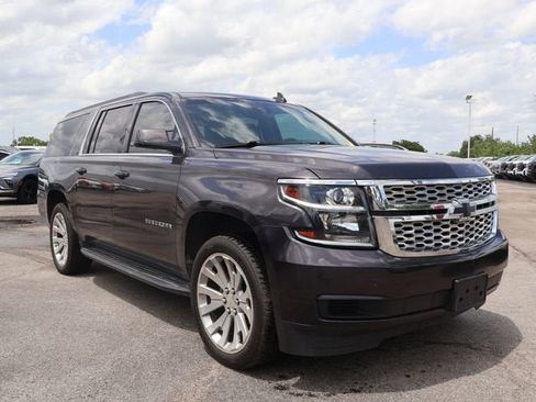 Used 2017 Chevrolet Suburban LT AWD/4WD image 3