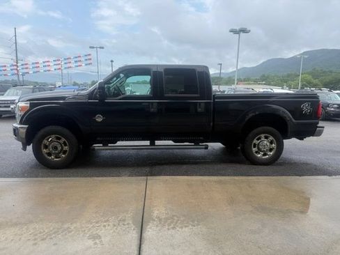 Used 2016 Ford F250 XLT w/ XLT Premium Package AWD/4WD image 8