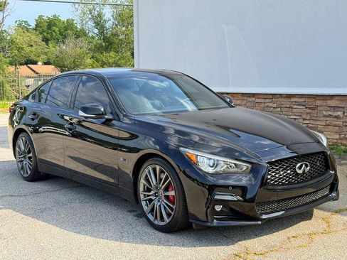 Used 2018 INFINITI Q50 Red Sport 400 w/ Sensory Package (Sport) RWD image 4