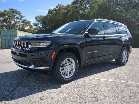 New 2025 Jeep Grand Cherokee L Laredo w/ Luxury Tech Group I image 6