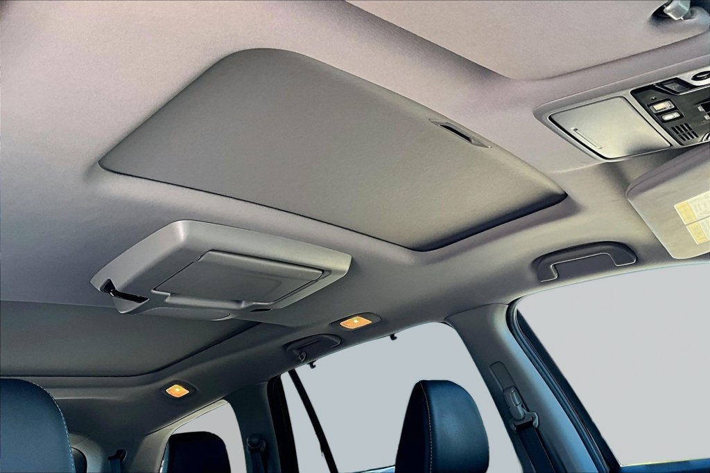 Used 2020 Honda Pilot Elite image 17