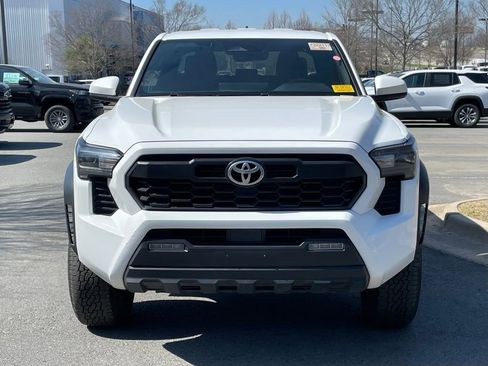 Used 2024 Toyota Tacoma TRD Sport image 2