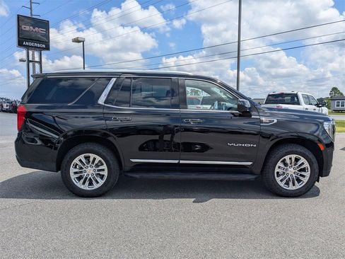 Used 2023 GMC Yukon SLT image 3