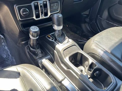 Used 2018 Jeep Wrangler Unlimited Sahara AWD/4WD image 25