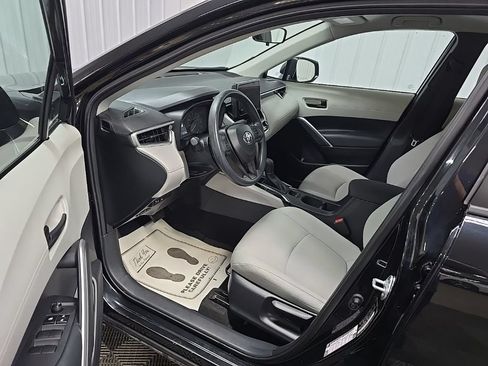 Used 2024 Toyota Corolla Cross L AWD/4WD image 28