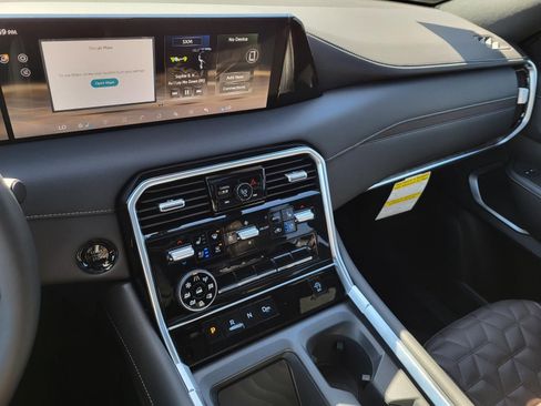 New 2026 Nissan Armada Platinum image 3