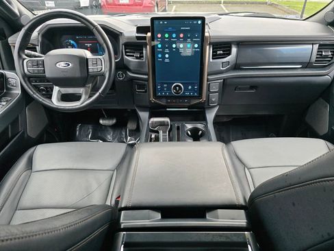 Used 2022 Ford F150 Lightning Lariat image 17