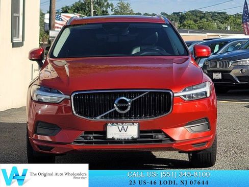 Used 2018 Volvo XC60 T5 Momentum w/ Vision Package AWD/4WD image 2