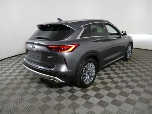 Used 2023 INFINITI QX50 Luxe AWD/4WD image 3