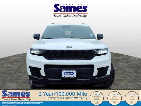 Used 2024 Jeep Grand Cherokee L Altitude AWD/4WD image 8