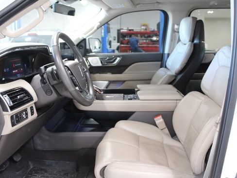 Used 2022 Lincoln Navigator L Reserve AWD/4WD image 13