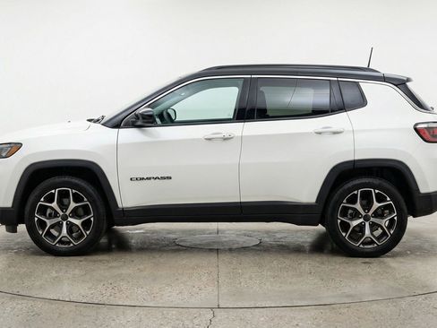 Used 2025 Jeep Compass Limited image 5