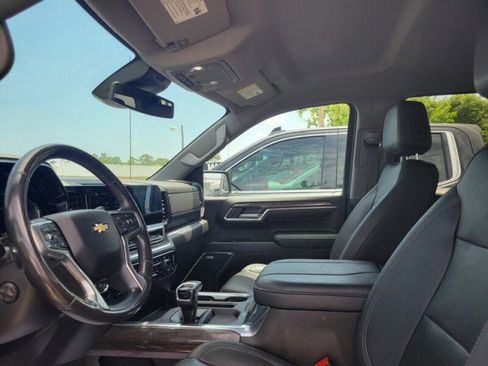 Used 2023 Chevrolet Silverado 1500 LTZ w/ Z71 Off-Road Package AWD/4WD image 11