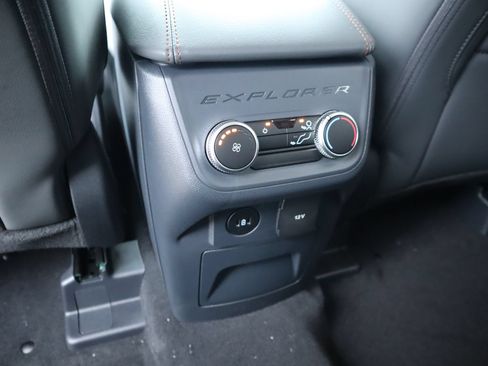 New 2026 Ford Explorer Active w/ Active Comfort Package AWD/4WD image 18