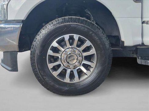 Used 2020 Ford F350 Lariat w/ Lariat Value Package AWD/4WD image 23