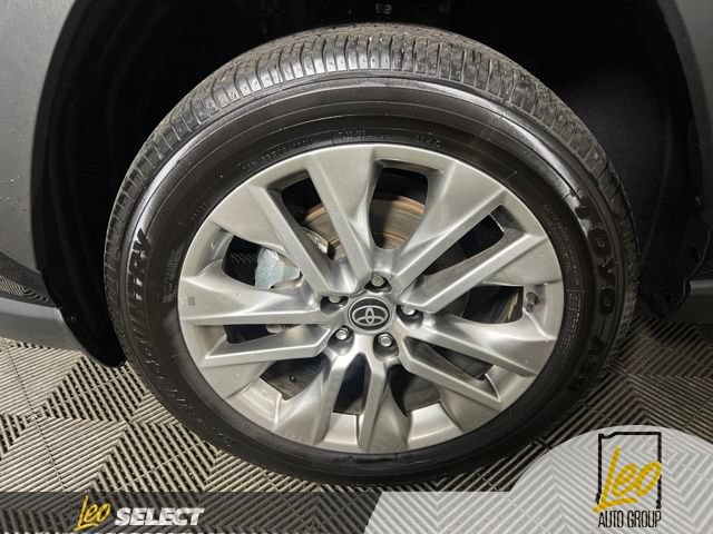Used 2025 Toyota RAV4 Limited w/ Weather Package AWD/4WD image 28