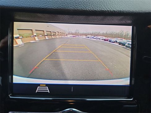 Used 2020 Chevrolet Trax LT w/ LT Convenience Package image 15